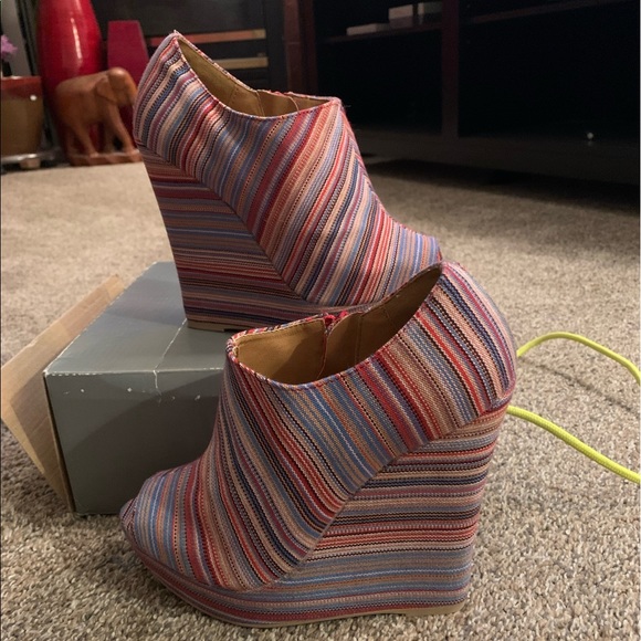 Platform Wedge - Picture 2 of 5